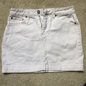 White denim skirt